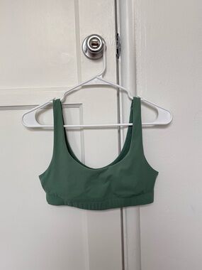 Vuori Green Scoop Neck Sports Bra